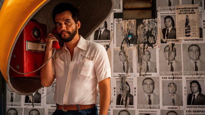 O Agente Secreto: Visual deslumbrante, grandes atuações e uma promessa de cinema poderoso. até que ponto a narrativa não vira uma frustração?